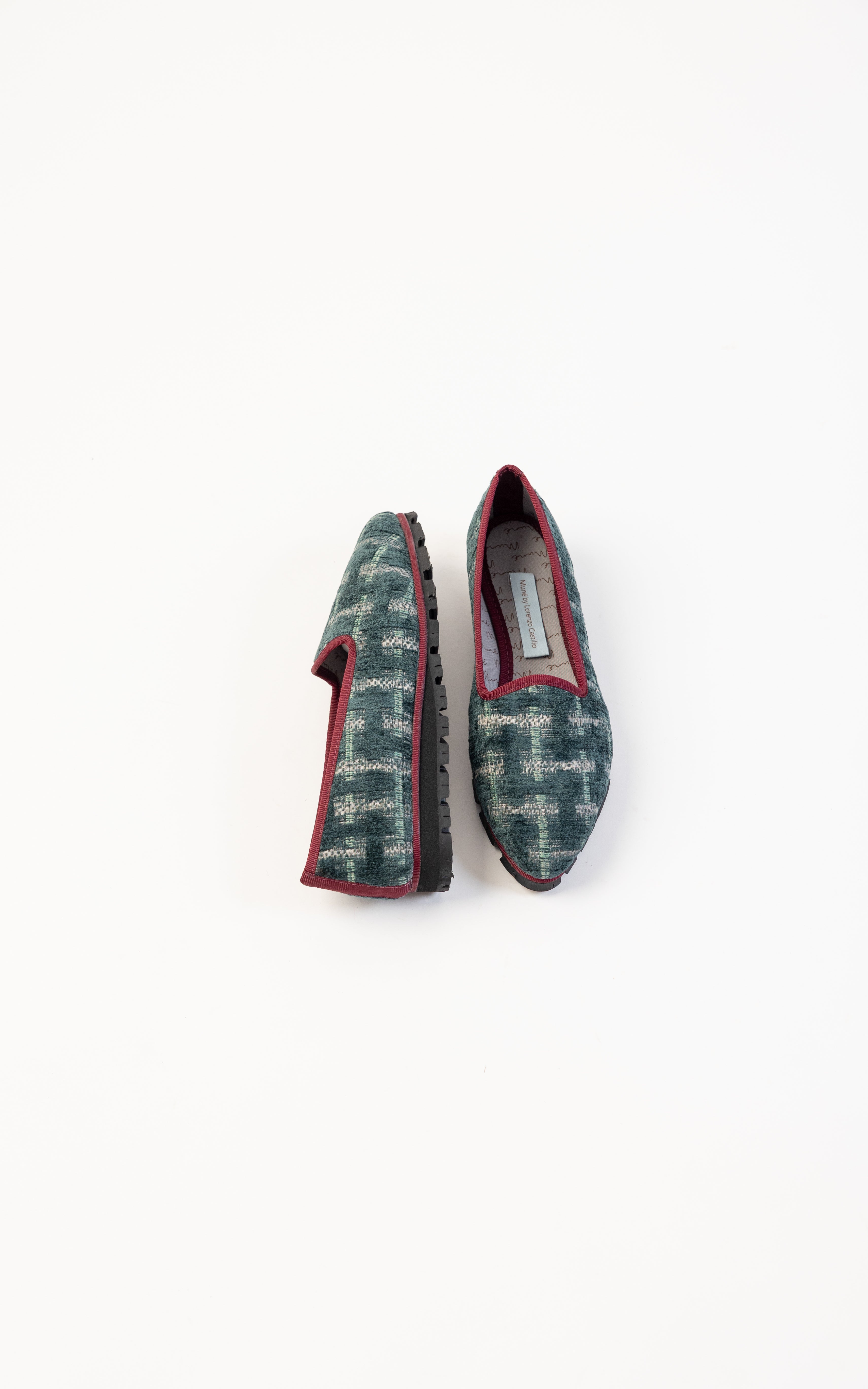 Slippers Taigete Plus by Lorenzo Castillo
