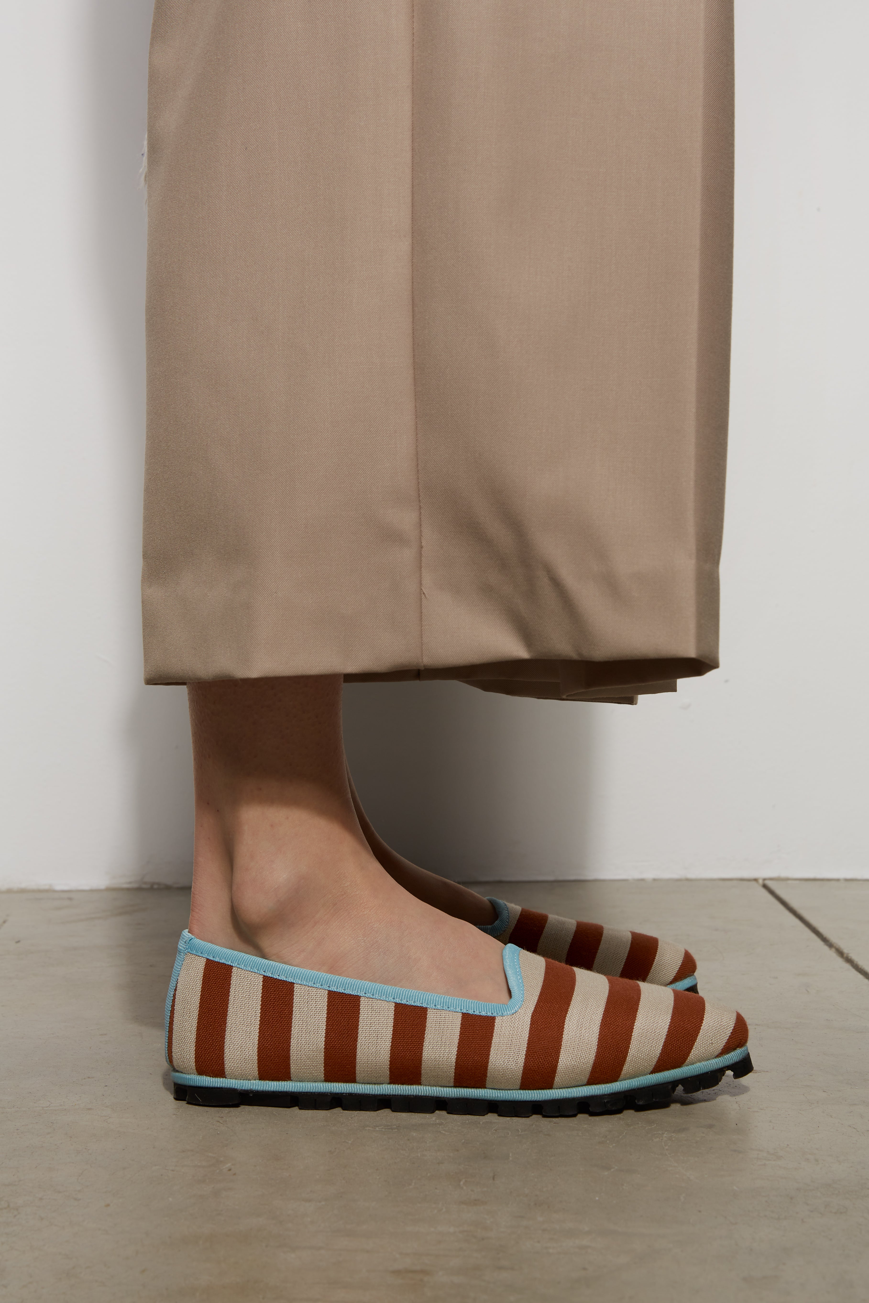 Slippers Merope by Lorenzo Castillo