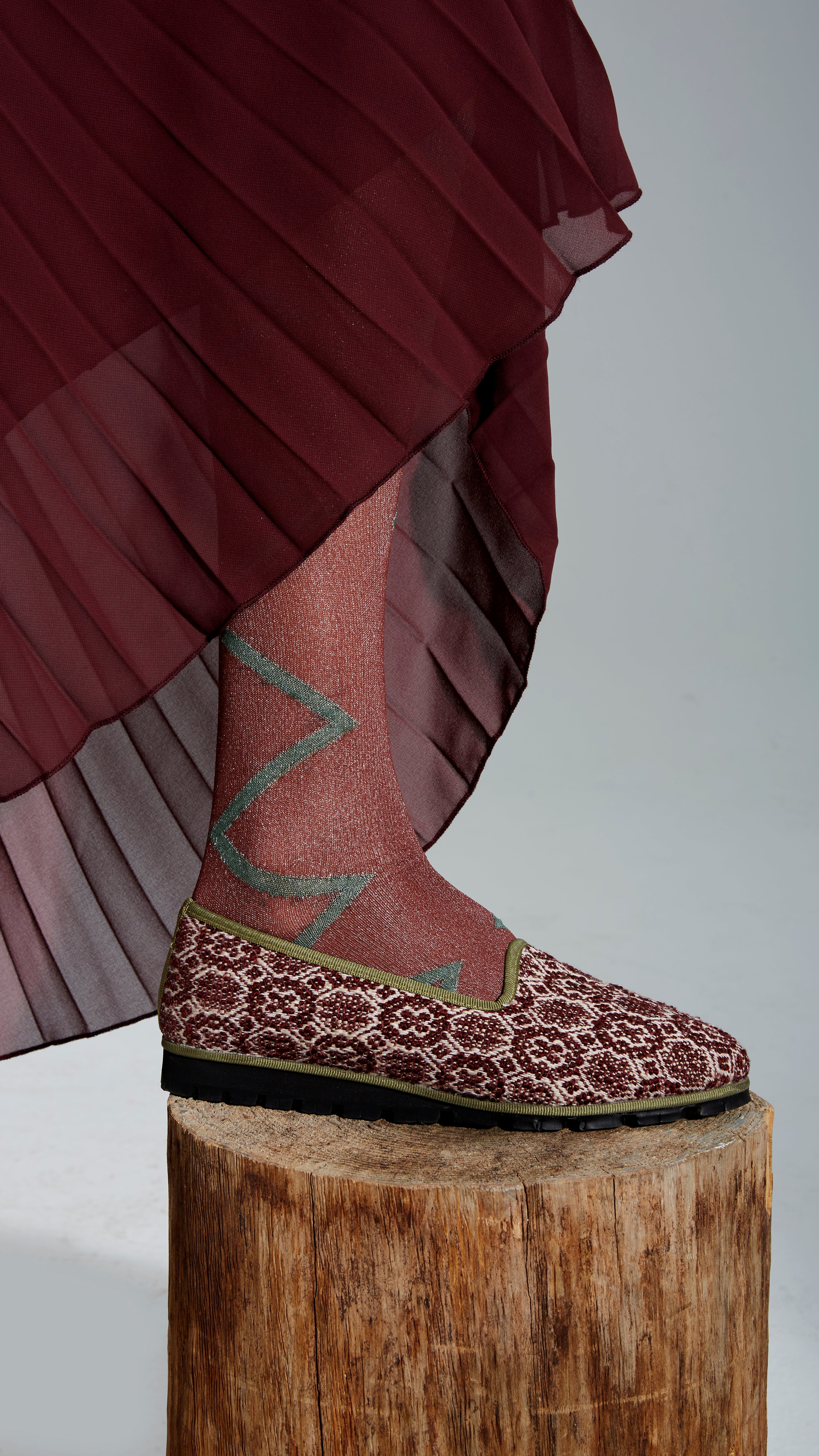 Slippers Maya Plus by Lorenzo Castillo