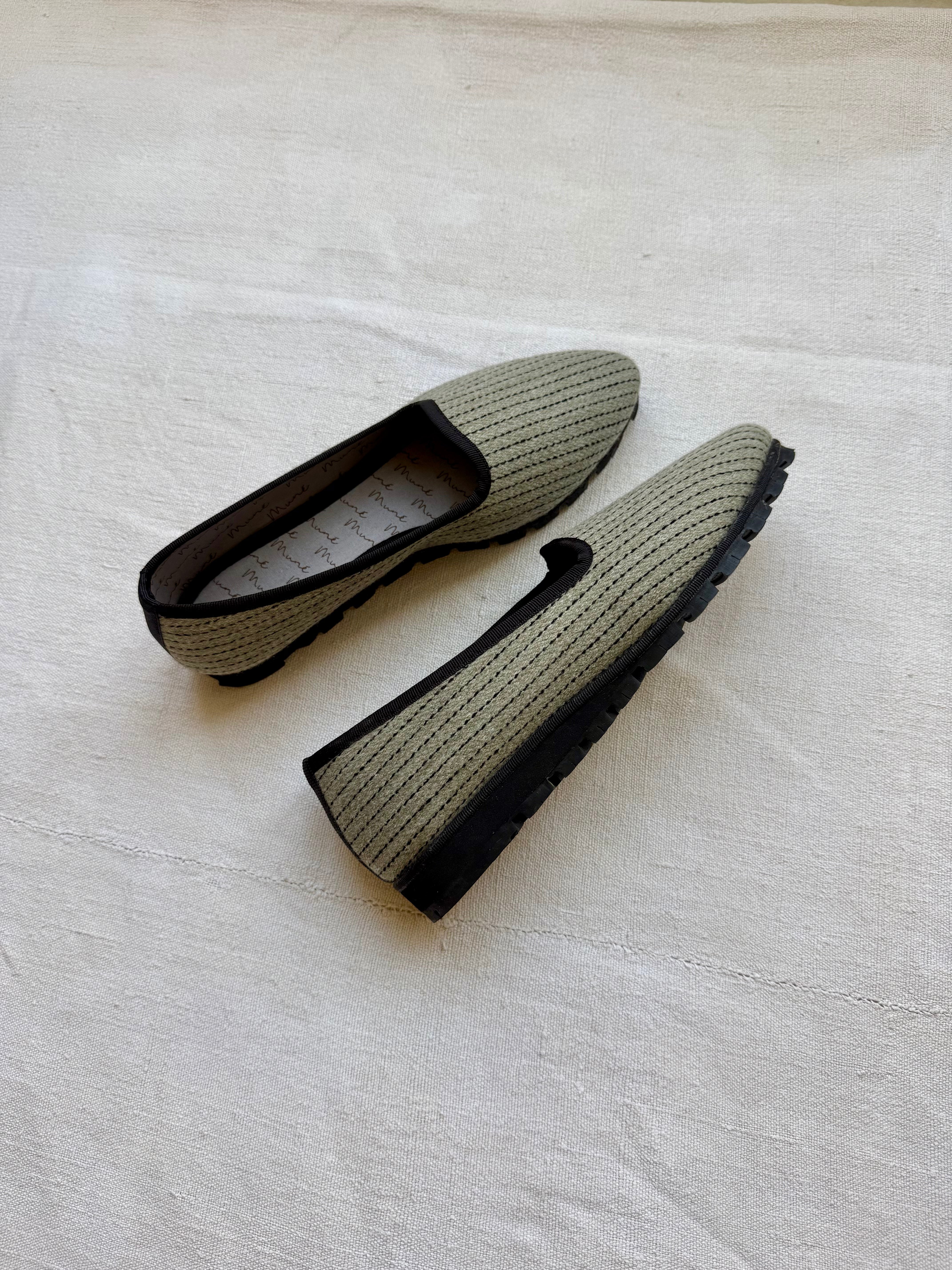 Diplomatic Slippers Grey Plus