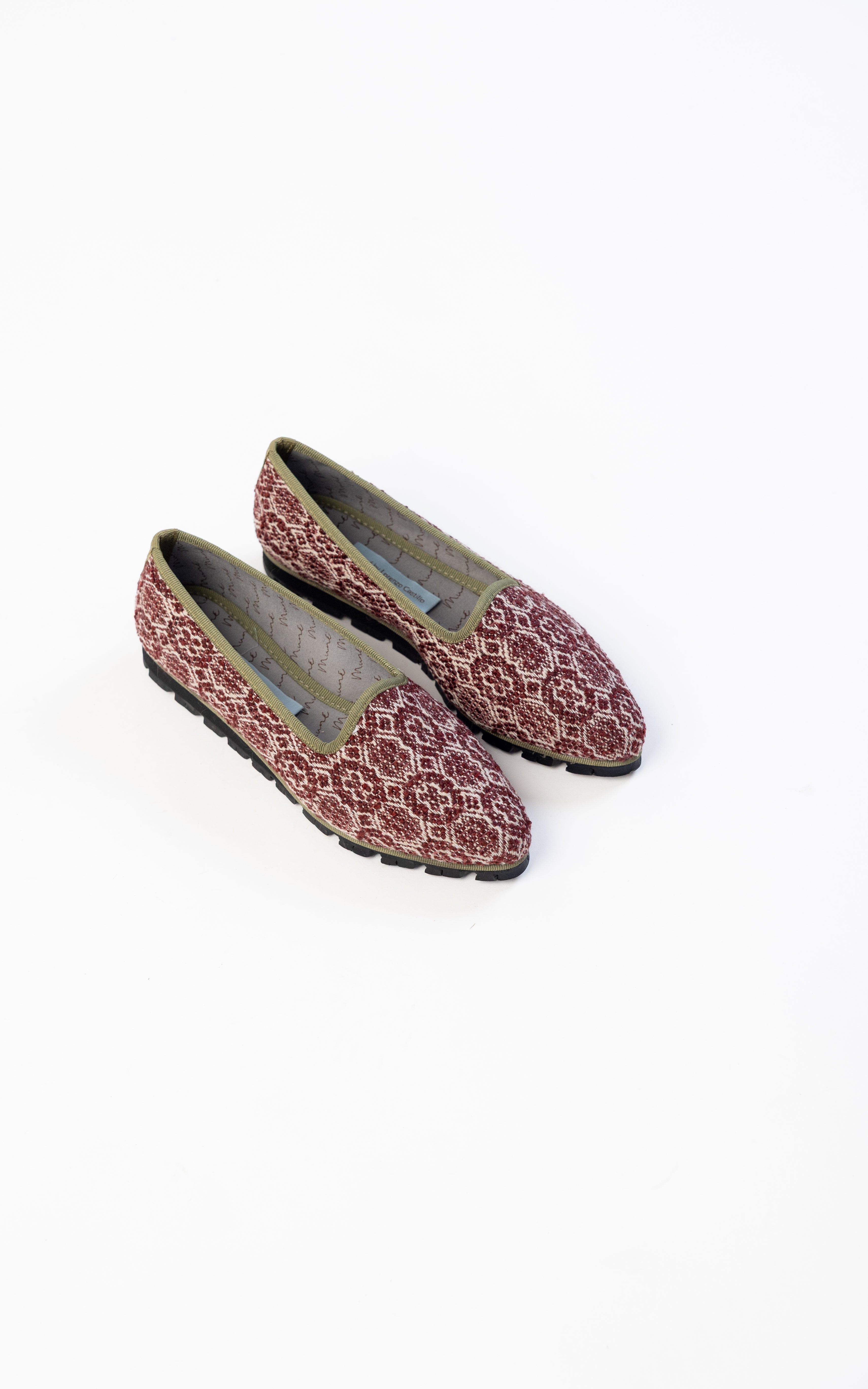 Slippers Maya Plus by Lorenzo Castillo
