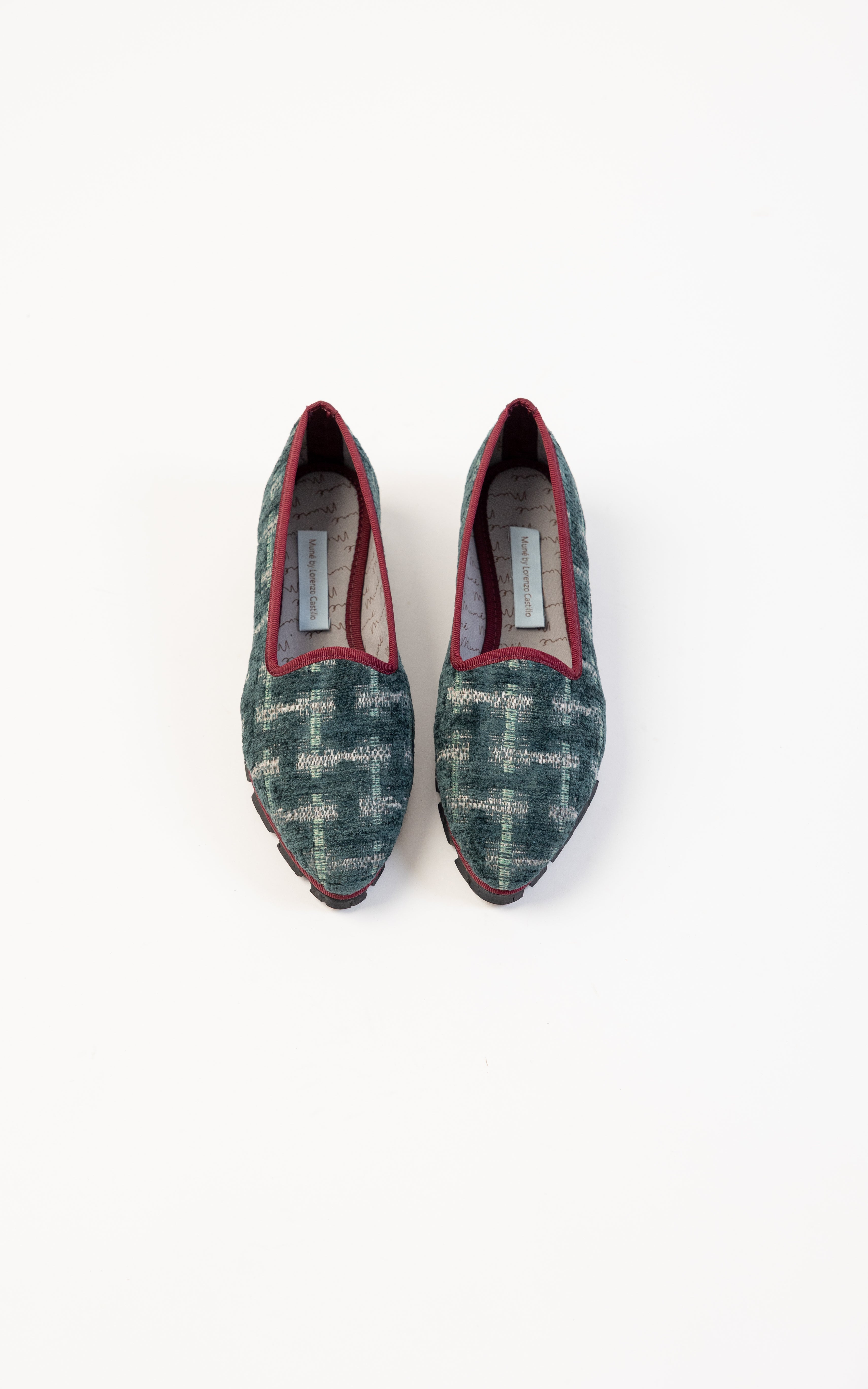 Slippers Taigete Plus by Lorenzo Castillo