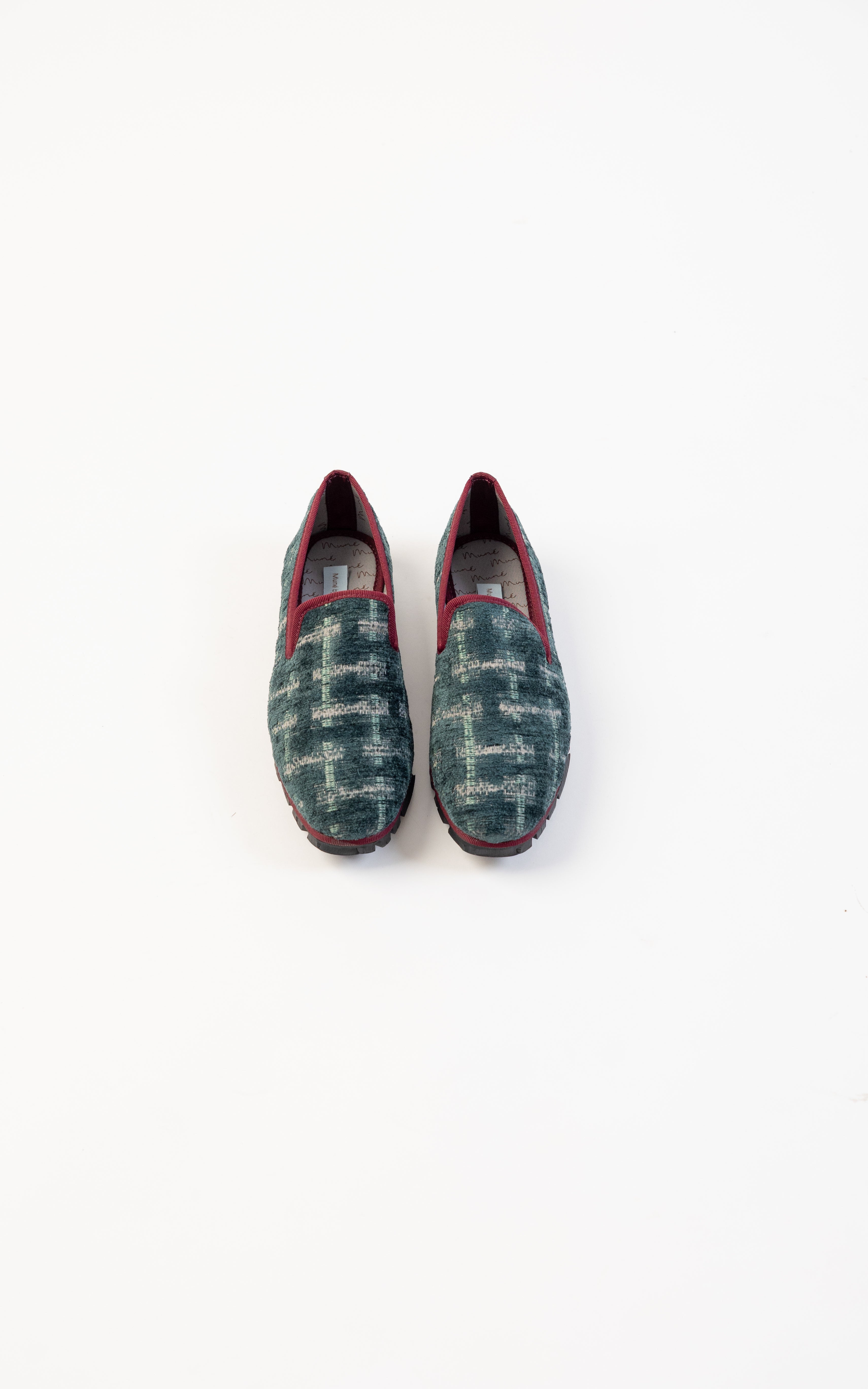 Slippers Taigete by Lorenzo Castillo