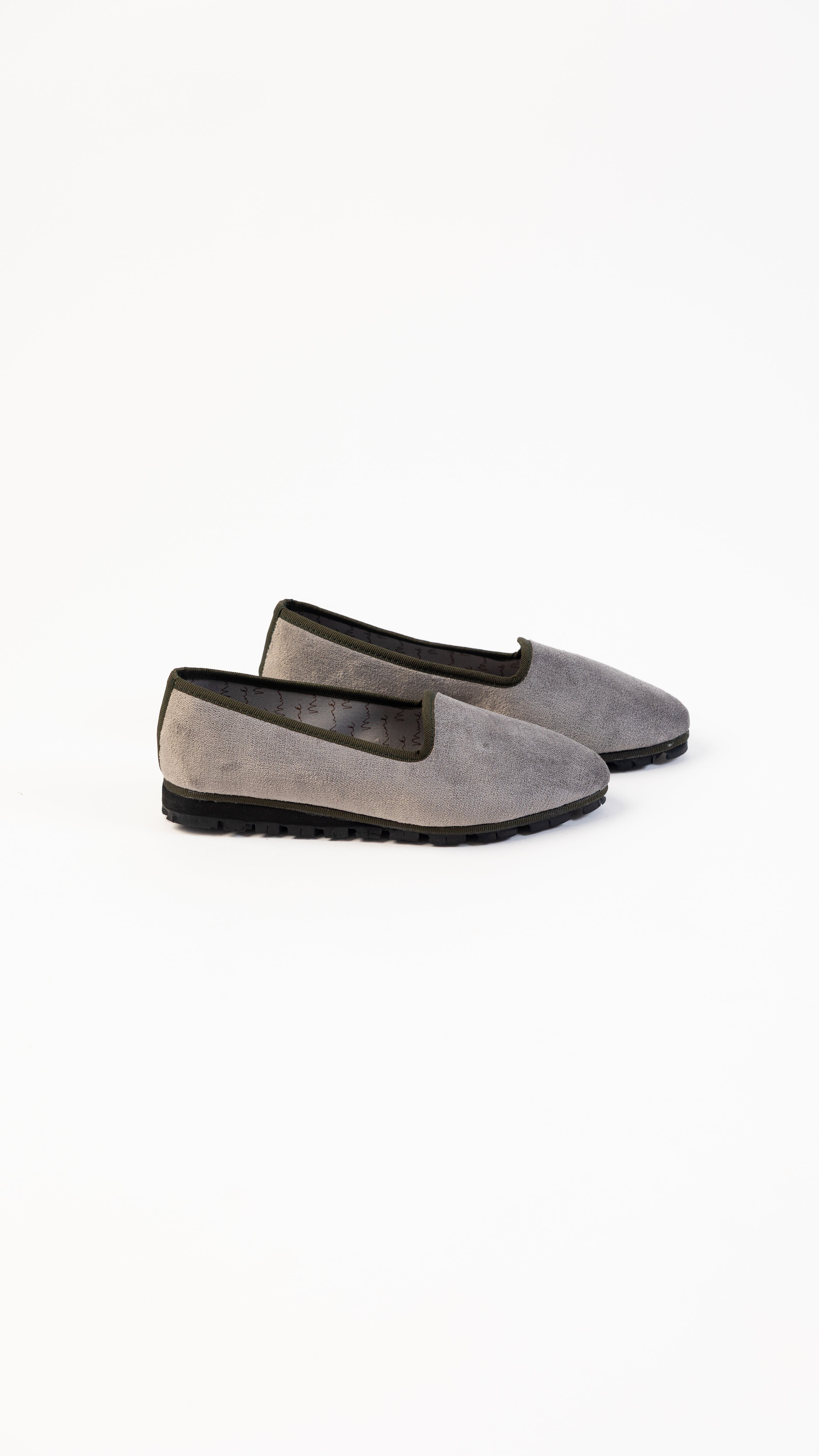 Slippers Terciopelo Gris Plus