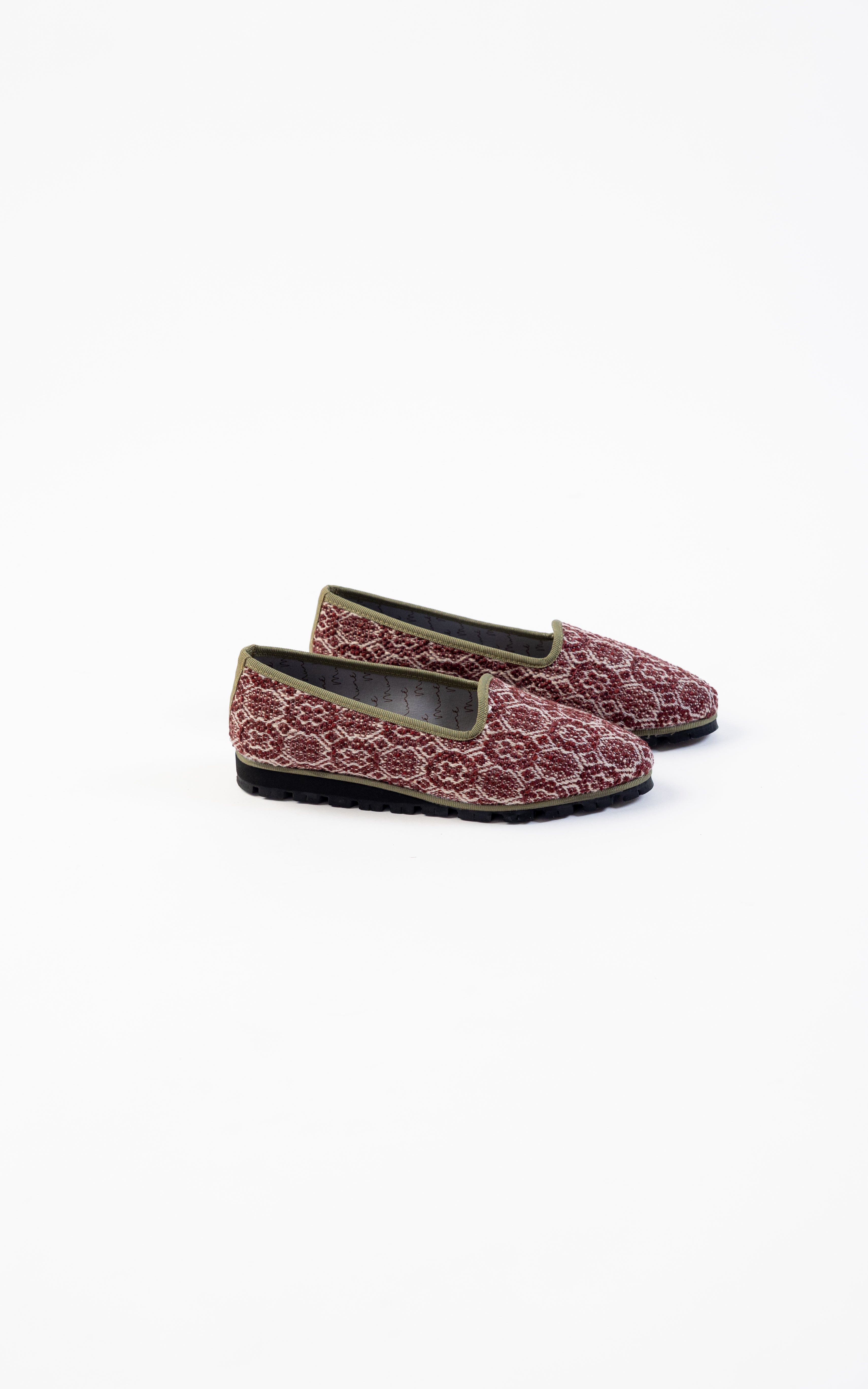 Slippers Maya Plus by Lorenzo Castillo